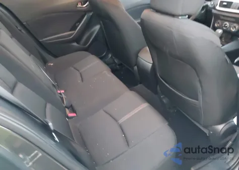 2018 Mazda Mazda3 Sport из США, поврежденный, VIN 3MZBN1U70JM179613